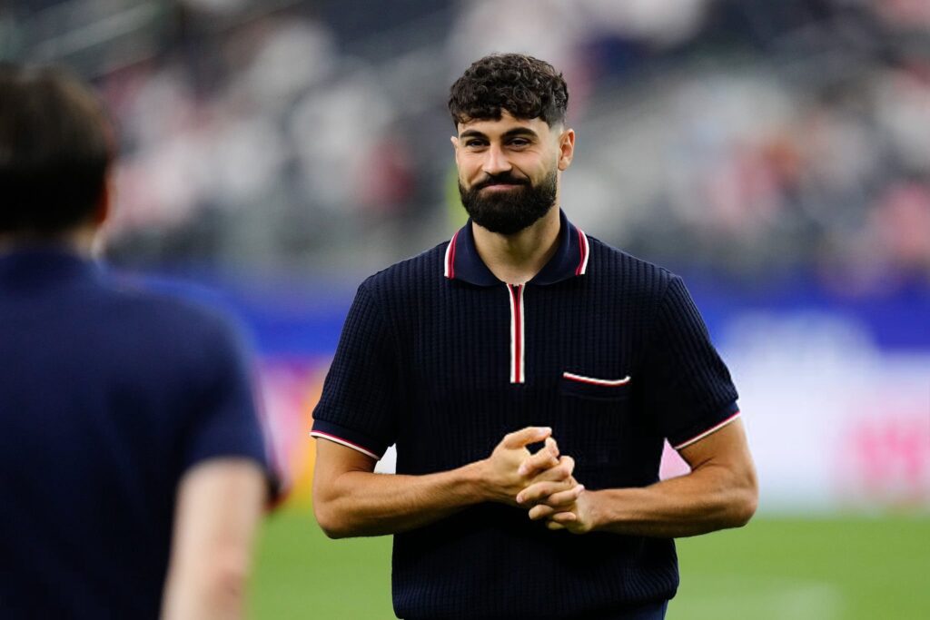 Top 5 most expensive defenders in football 