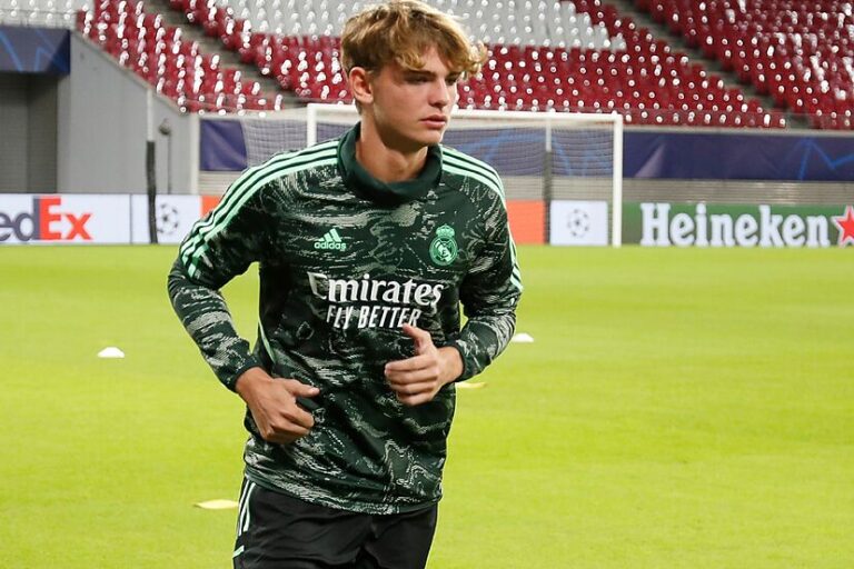 Real Madrid trigger €9m Nico Paz buyback, issue €60m deadline to Como