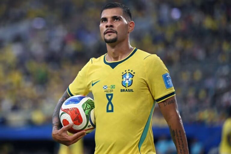 Guimarães distances self from saga as Newcastle snub Arsenal offer
