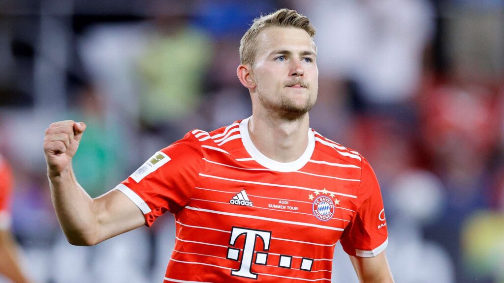 Top 10 most expensive defenders in football 