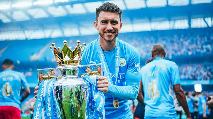 Top 15 most expensive defenders in football 