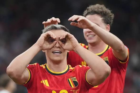 Belgium thrashed New Zealand to overtake Egypt in Group G, as Iran made to wait