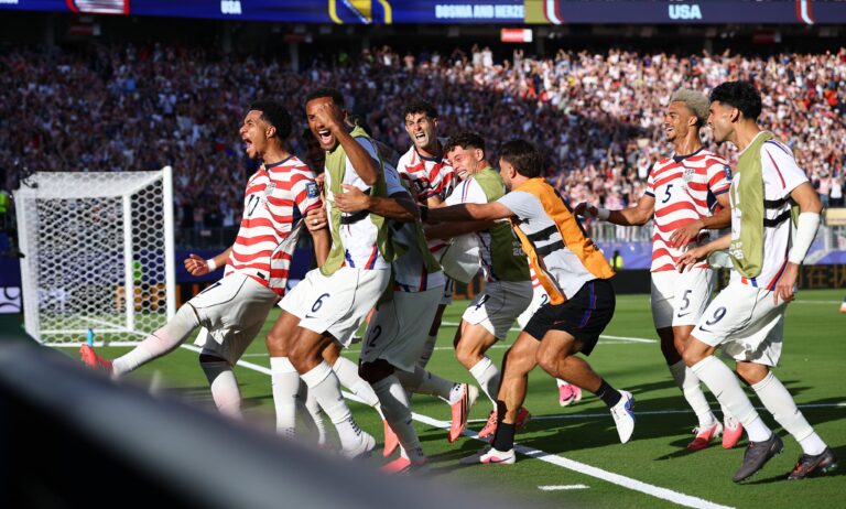 10-man USMNT defeats Bosnia 2-0 to seal historic World Cup Round of 16 spot