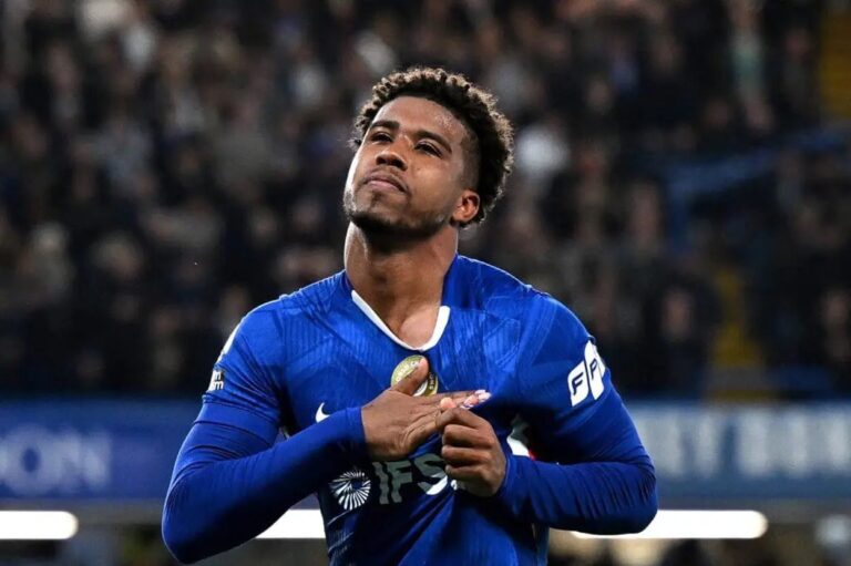 Manchester United agree £50m deal to sign Andrey Santos from Chelsea