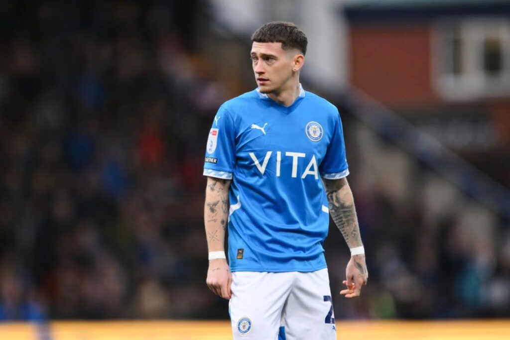 What percentage of academy footballers make it pro?