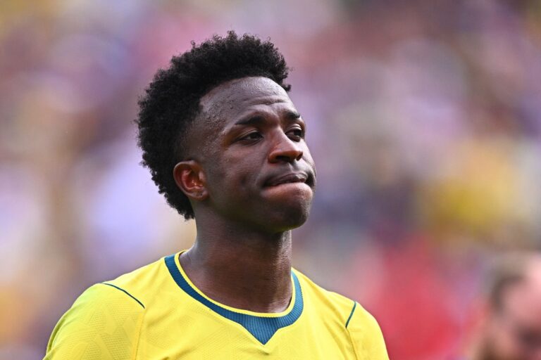 Real Madrid to hold talks with Vini Jr. camp amid contract saga