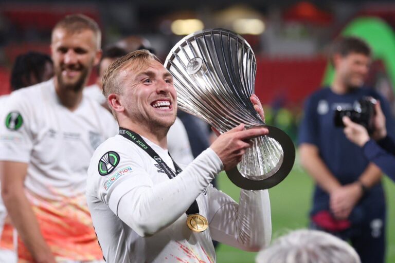 Jarrod Bowen stays at West Ham, to play in Championship
