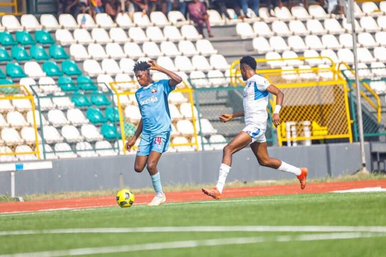 Alex Oyowah’s move to Rivers United is stalled over contract length