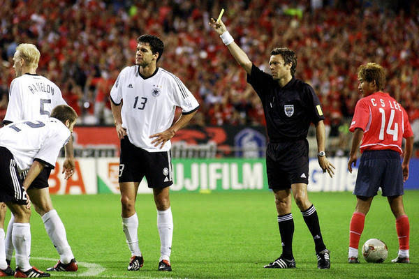 Oliver Kahn mocks FIFA’s Balogun saga with sarcastic 2002 Michael Ballack comparison