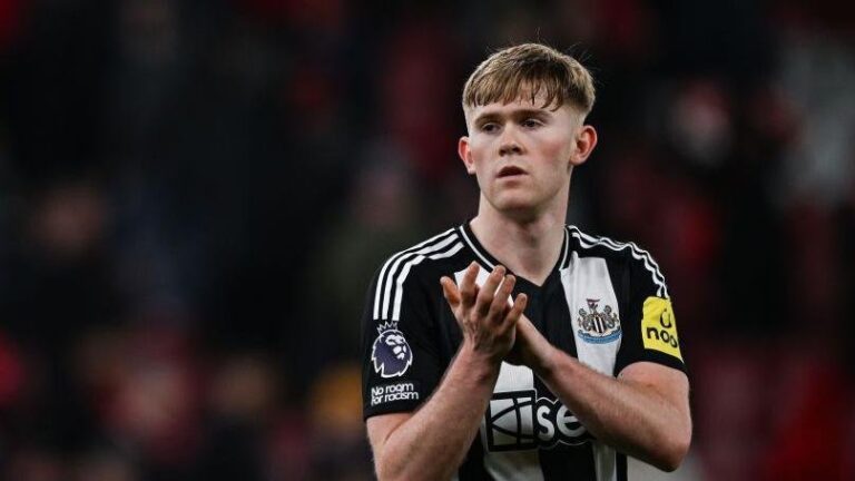 Man United to abandon Lewis Hall and pursue best left-back in Europe