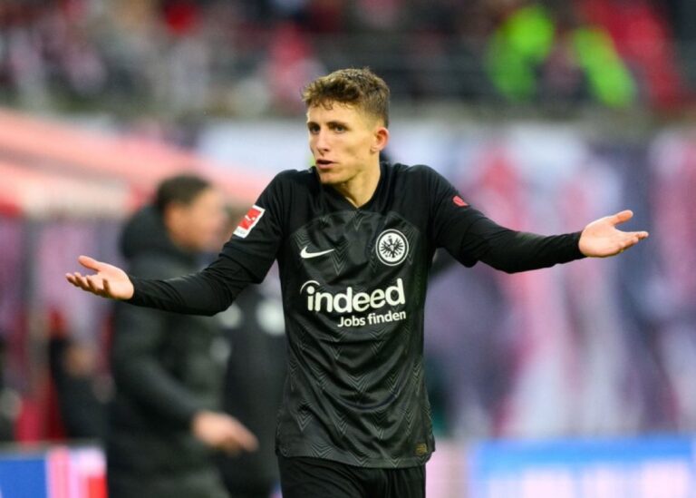 Jesper Lindstrom’s move to Schalke 04 collapses over last-minute disagreement