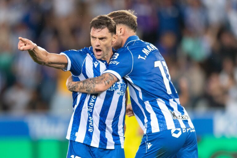 Deportivo Alaves moves to LaLiga summit after marching 25-year record in Villarreal win