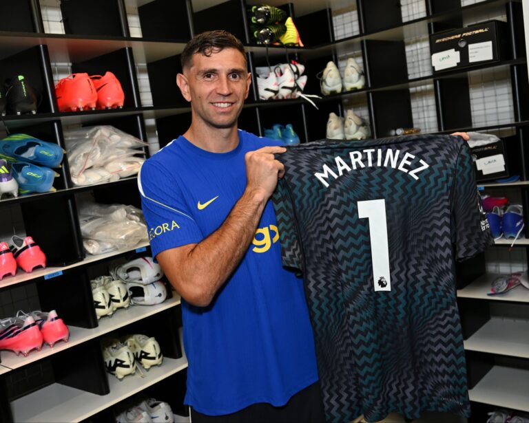 Emi Martinez switches to No.1 as Chelsea plans consolation for unwanted souvenir