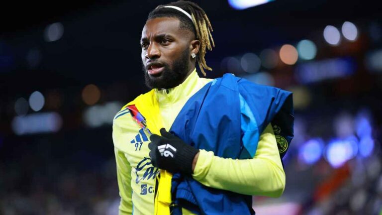 Inside Saint-Maximin’s decision to put family before football amid racism in Mexico