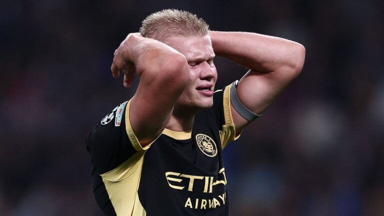 ‘Best striker in the Premier League’: Sheringham makes bold Haaland-Isak claim