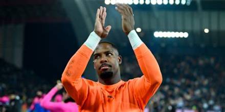 ​AC Milan strongly condemn ‘unacceptable’ racist abuse aimed at Mike Maignan