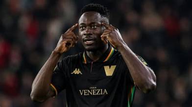 Akor Adams stuns Napoli to hand Venezia first Serie A win of the season